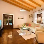 Llangana فيلة بويينسا