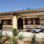 Llangana فيلة بويينسا